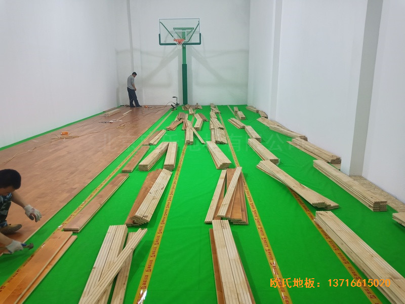 西城區(qū)黃寺大街24號(hào)院籃球館運(yùn)動(dòng)地板鋪裝案例3