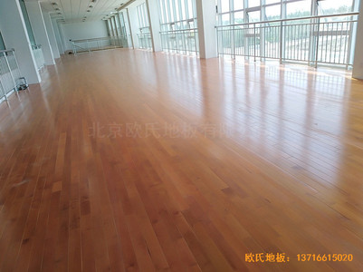 甘肅酒泉運(yùn)動(dòng)場(chǎng)所體育木地板施工案例
