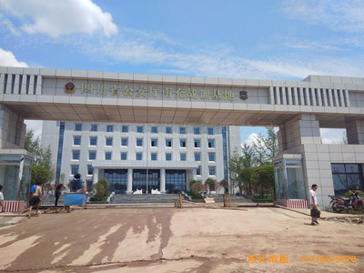 南充特戰(zhàn)訓(xùn)練基地籃球館運動地板安裝案例